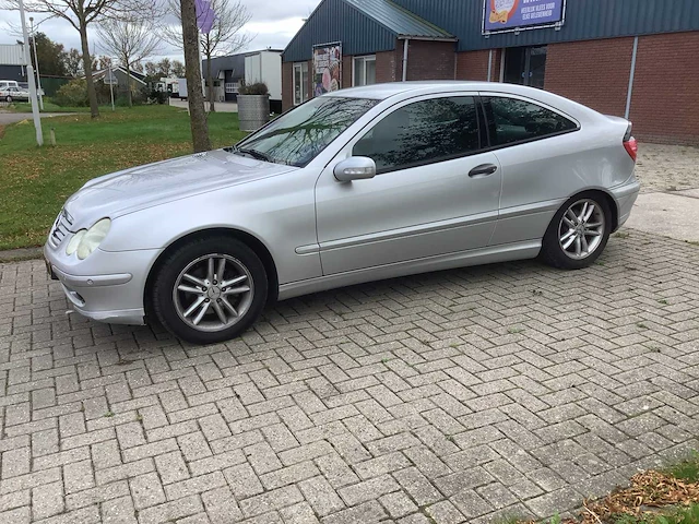 2003 mercedes-benz c-klasse sportcoupé 180 k. amice personenauto - afbeelding 1 van  13