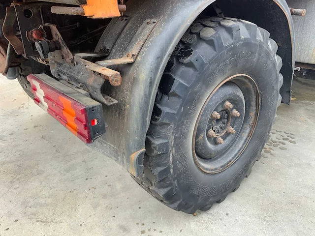 2003 mercedes-benz unimog u300 vrachtwagen 3-zijdige kipper - afbeelding 19 van  45