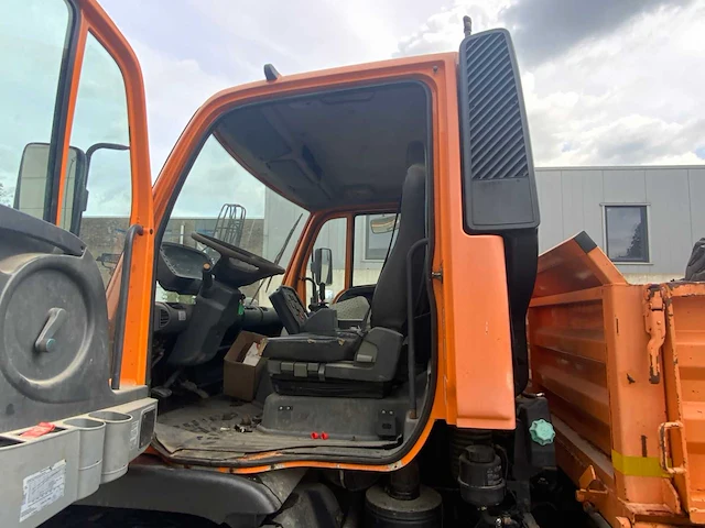 2003 mercedes-benz unimog u300 vrachtwagen 3-zijdige kipper - afbeelding 22 van  45