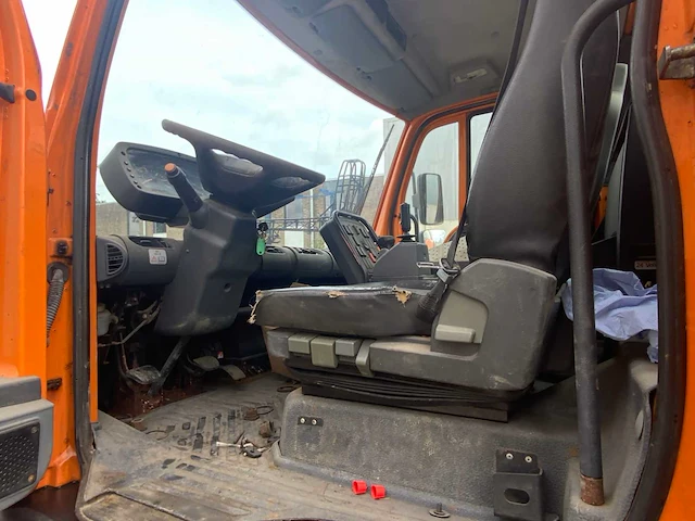 2003 mercedes-benz unimog u300 vrachtwagen 3-zijdige kipper - afbeelding 24 van  45