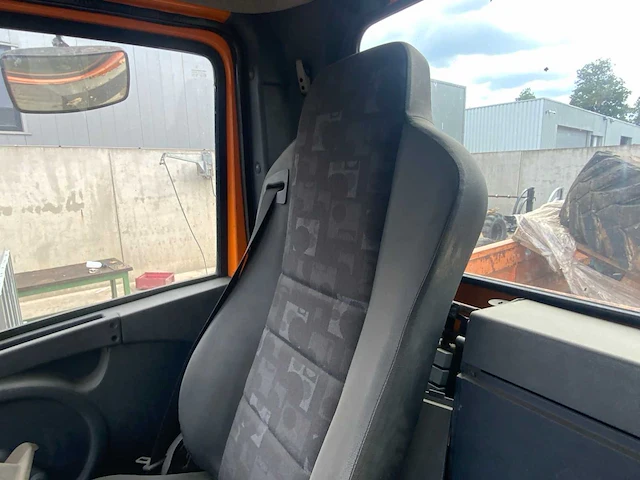 2003 mercedes-benz unimog u300 vrachtwagen 3-zijdige kipper - afbeelding 35 van  45