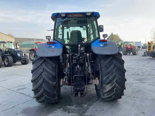 2003 new holland tm175 vierwielaangedreven landbouwtractor - afbeelding 26 van  29