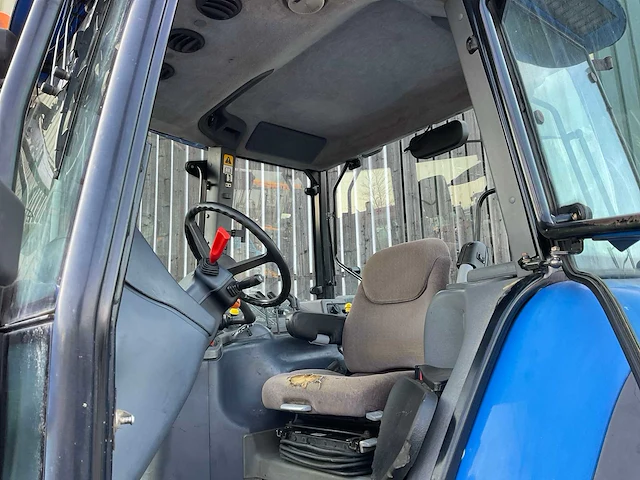 2003 new holland tm175 vierwielaangedreven landbouwtractor - afbeelding 14 van  32