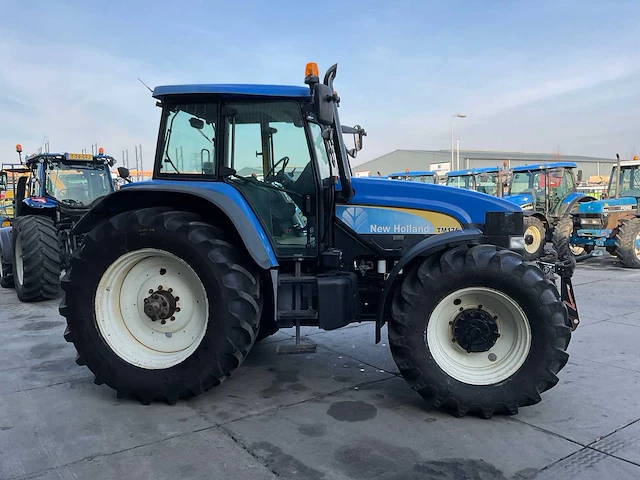 2003 new holland tm175 vierwielaangedreven landbouwtractor - afbeelding 28 van  32