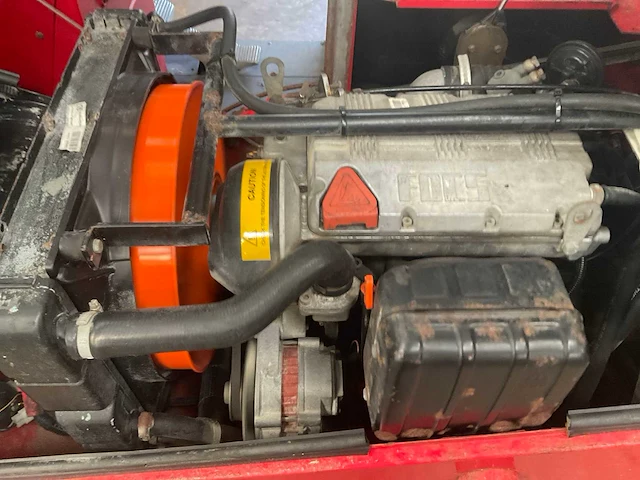 2003 rcm r mille d diesel zelfrijdende veegmachine - afbeelding 9 van  10
