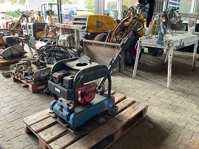 2003 revo nemaco eva 22b trilplaat - afbeelding 2 van  7