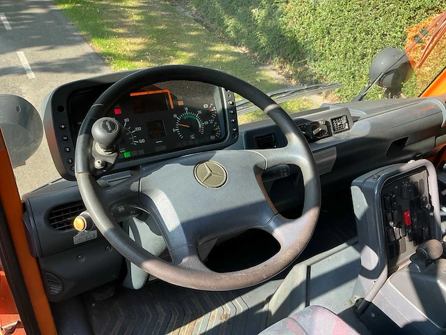 2003 unimog mercedes u300 vrachtwagen - afbeelding 22 van  39