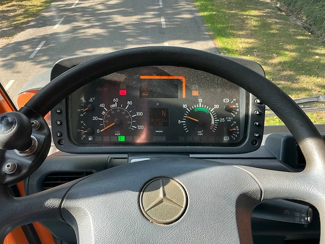 2003 unimog mercedes u300 vrachtwagen - afbeelding 26 van  39