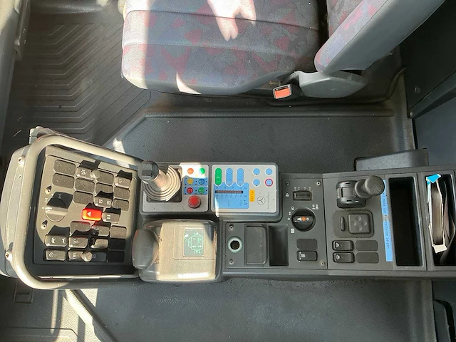 2003 unimog mercedes u300 vrachtwagen - afbeelding 29 van  39