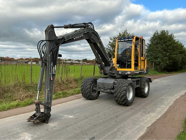 2003 volvo ew70 banden graafmachine - afbeelding 1 van  42