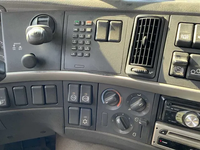 2003 volvo fm62r vrachtwagen - afbeelding 10 van  30