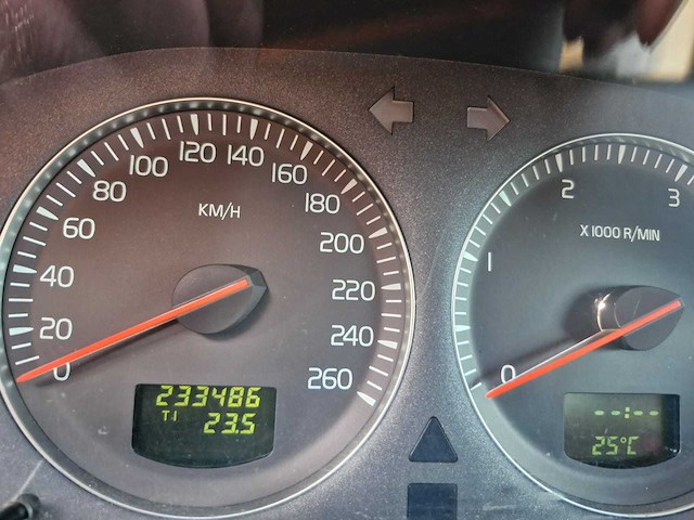 2003 volvo xc90 2.4 d5 bedrijfswagen - afbeelding 3 van  17