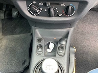 2004 - citroen - c2 - 1.1i ligne prestige - personenauto - afbeelding 3 van  13