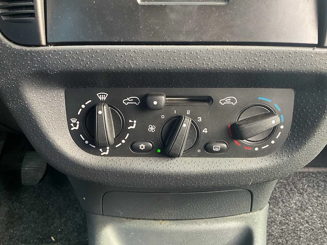 2004 - citroen - c2 - 1.4i ligne ambiance - personenauto - afbeelding 3 van  15