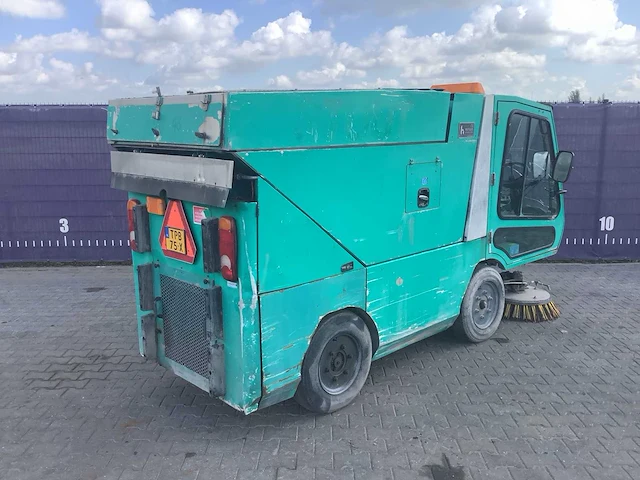 2004 - hofmans - hmf 214 - straatveegmachine - afbeelding 8 van  13