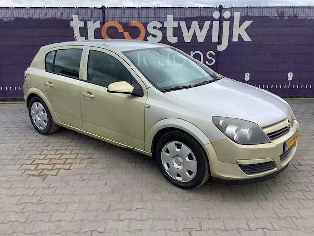 2004 - opel - astra - 1.4 enjoy - personenauto - afbeelding 6 van  13