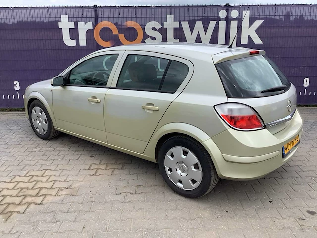 2004 - opel - astra - 1.4 enjoy - personenauto - afbeelding 7 van  13