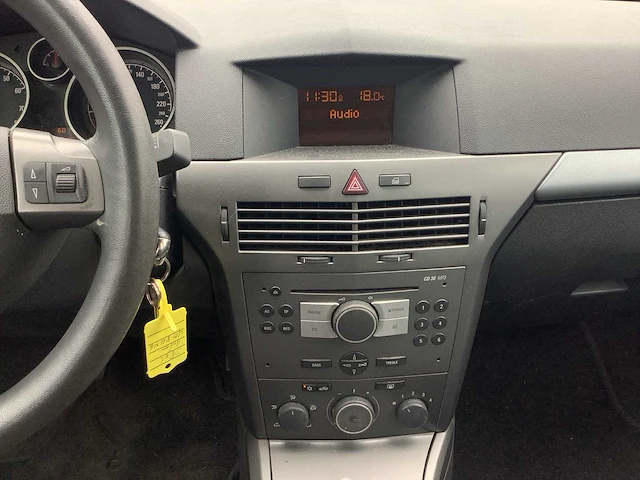 2004 - opel - astra - 1.4 enjoy - personenauto - afbeelding 13 van  13