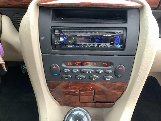 2004 - rover - 75 - 1.8 turbo classic - personenauto - afbeelding 11 van  13