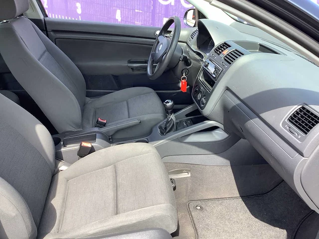 2004 - volkswagen - golf - 1.4 trendline - personenauto - afbeelding 8 van  11
