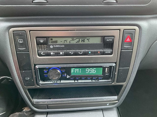 2004 - volkswagen - passat - 2.0-20v arctic - personenauto - afbeelding 2 van  13