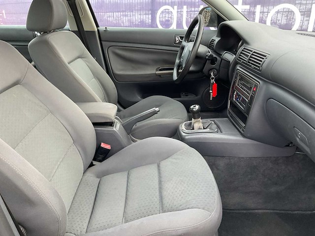2004 - volkswagen - passat - 2.0-20v arctic - personenauto - afbeelding 11 van  13