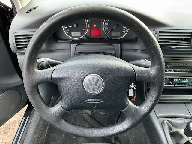2004 - volkswagen - passat - 2.0-20v arctic - personenauto - afbeelding 12 van  13