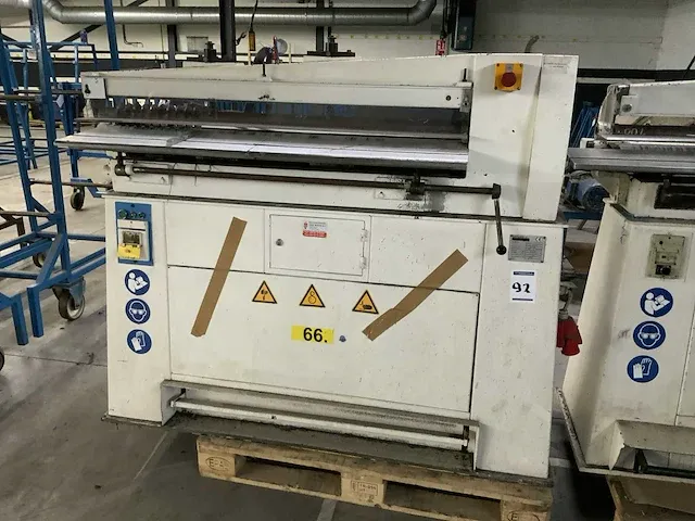 2004 antaris tagliastriscf l 1200 strokensnijmachine - afbeelding 1 van  4