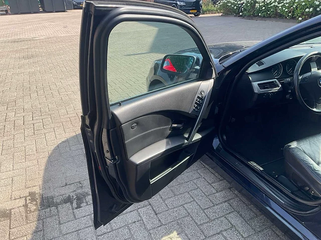 2004 bmw 5-serie touring 525i executive personenauto - afbeelding 6 van  24