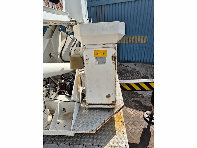 2004 bronto skylift 28m-2ti hylift hoogwerker - afbeelding 4 van  18