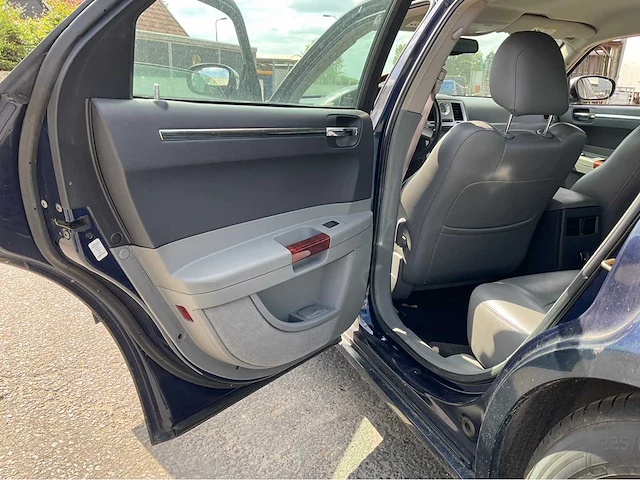 2004 chrysler 300c personenauto - afbeelding 27 van  38
