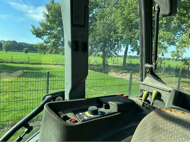 2004 claas nectis237ve vierwielaangedreven landbouwtractor - afbeelding 14 van  36