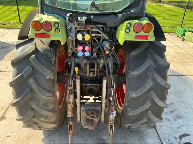 2004 claas nectis237ve vierwielaangedreven landbouwtractor - afbeelding 32 van  36