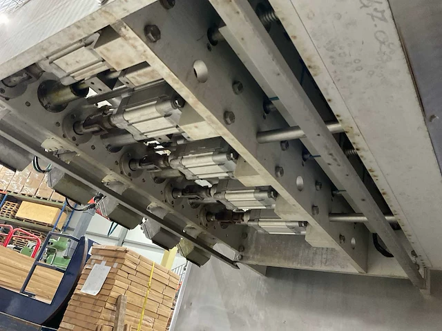 2004 comas dpc 800s injector machine - afbeelding 2 van  18