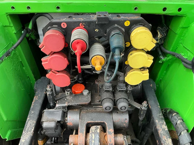 2004 deutz-fahr agrocompact f80 smalspoor- en compacttractor - afbeelding 41 van  46