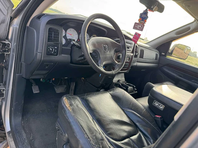 2004 dodge ram 2500 cummins - afbeelding 9 van  30