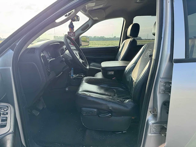 2004 dodge ram 2500 cummins - afbeelding 10 van  30