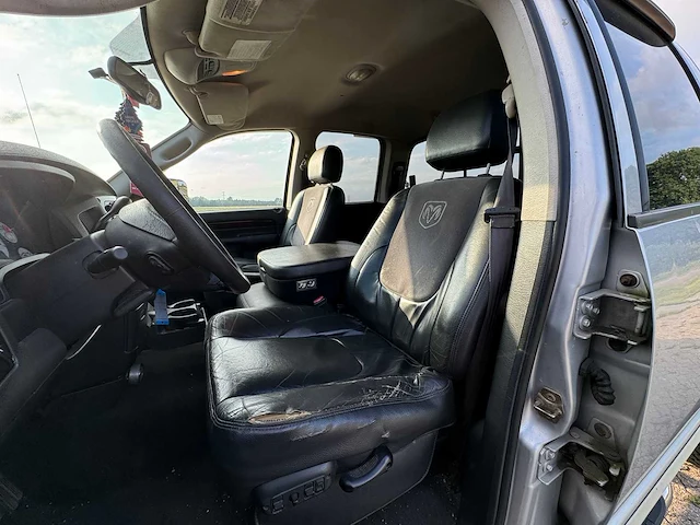 2004 dodge ram 2500 cummins - afbeelding 11 van  30