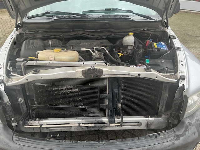 2004 dodge ram 2500 v8 5.7 02-vtt-4 - afbeelding 22 van  44