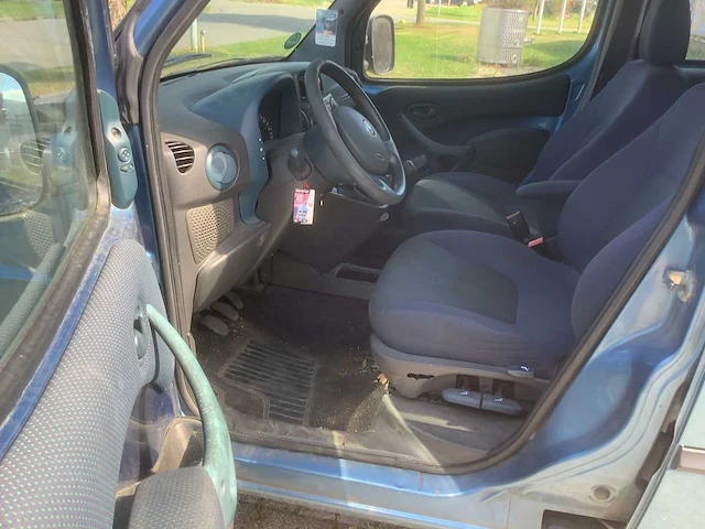 2004 fiat doblò 1.6-16v elx personenauto - afbeelding 11 van  13