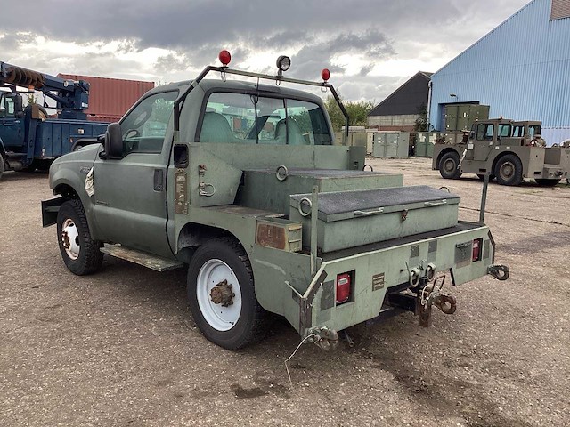2004 ford bobtail f350 xl super duty bedrijfswagen - afbeelding 6 van  17