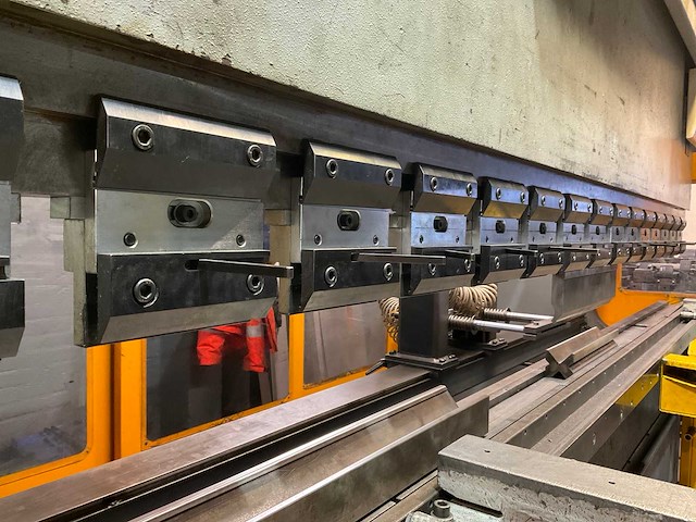 2004 haco erms 30-135 cnc-kantbank - afbeelding 25 van  29