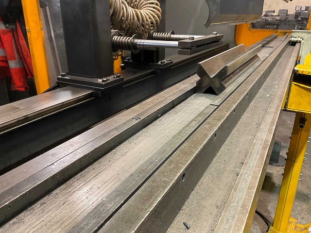 2004 haco erms 30-135 cnc-kantbank - afbeelding 26 van  29