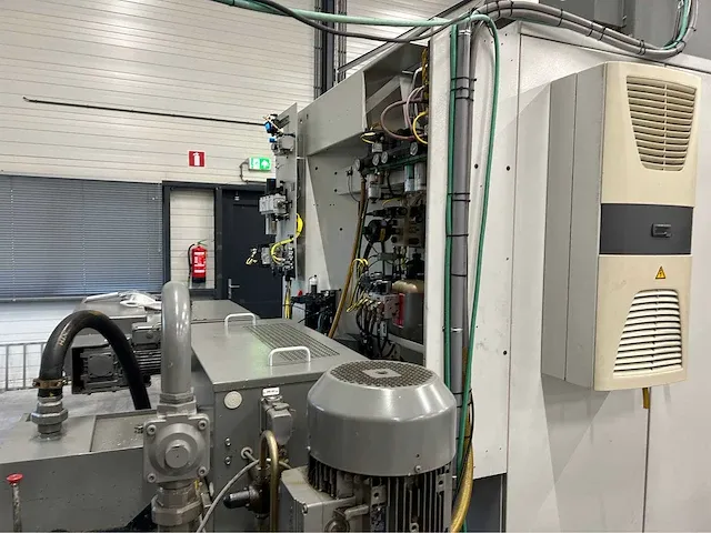 2004 hermle c 30 u 5 assige cnc bewerkingscentrum - afbeelding 9 van  16