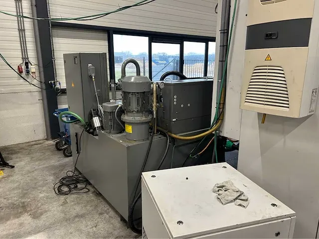 2004 hermle c 30 u 5 assige cnc bewerkingscentrum - afbeelding 11 van  16