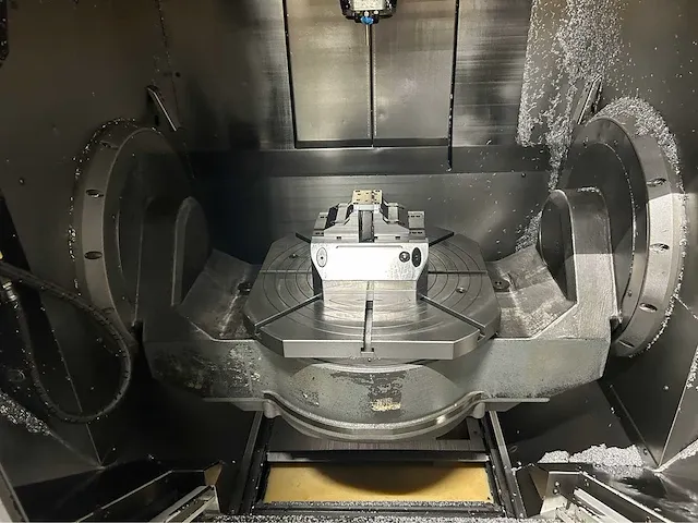 2004 hermle c 30 u 5 assige cnc bewerkingscentrum - afbeelding 14 van  16