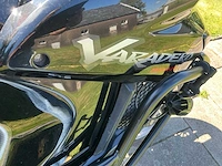 2004 honda varadero motorfiets - afbeelding 28 van  35