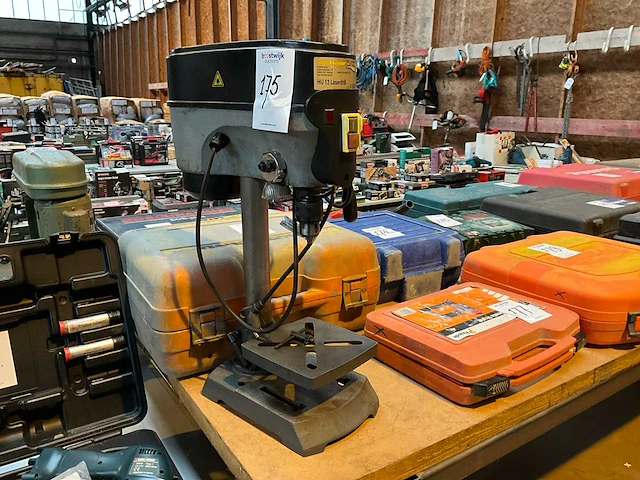 2004 huvema hu 13 kolomboormachine - afbeelding 1 van  6
