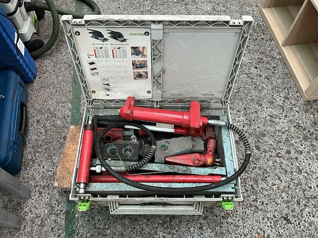 2004 hydraulische uitdeukset - afbeelding 1 van  3