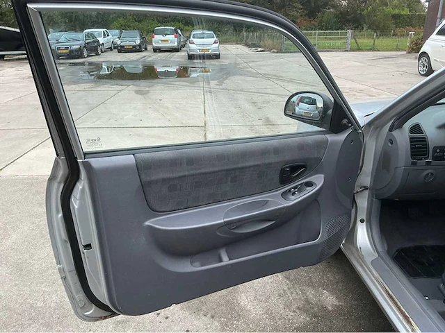 2004 hyundai accent personenauto - afbeelding 6 van  28